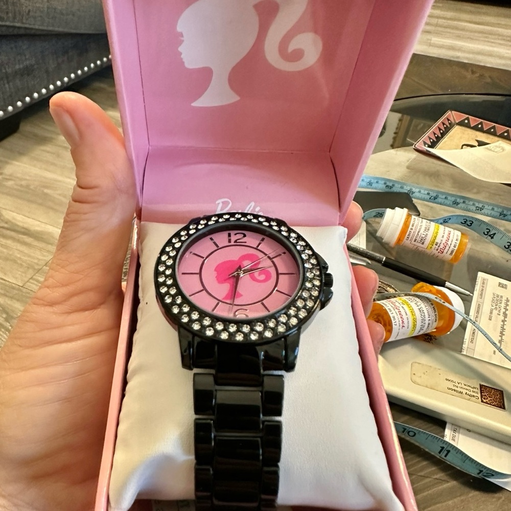 Martell Barbie watch with Swarovski crystals new in box. Very rare watch. - Picture 2 of 8